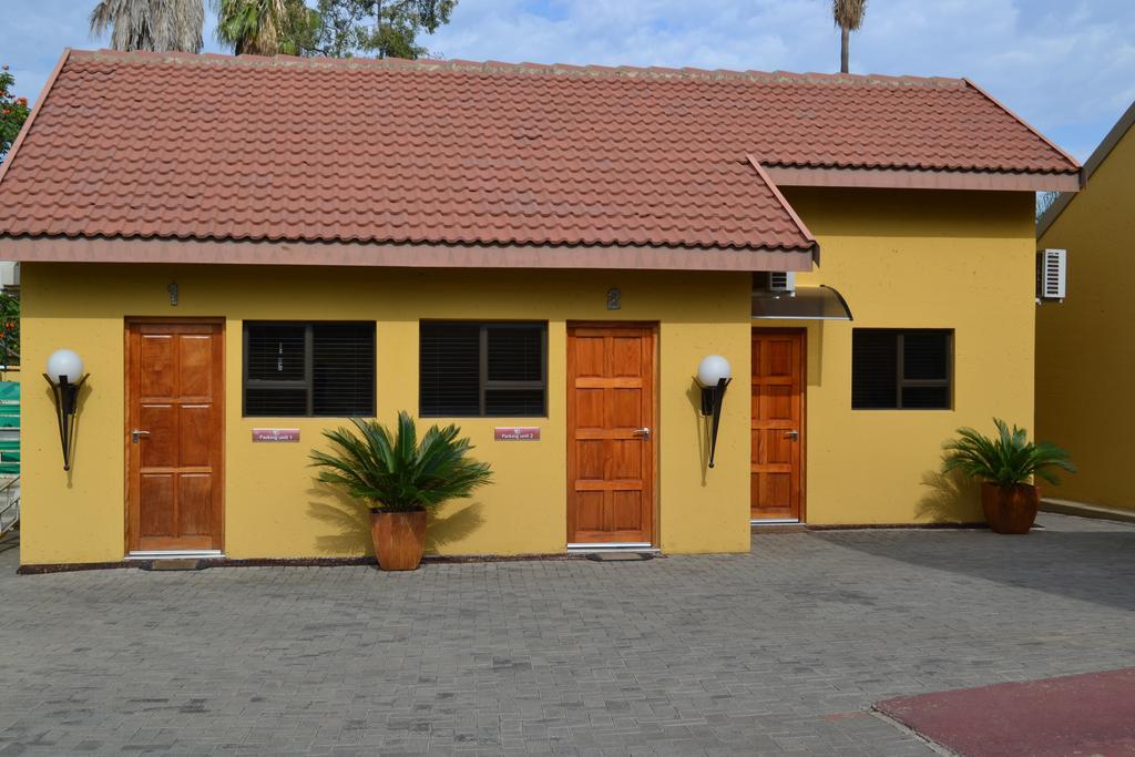 Safari Gardens Guesthouse Rustenburg Exteriör bild